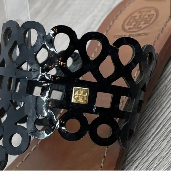Tory Burch Davy laser cut thong sandal Black Patent Leather size 8 - Picture 2 of 9
